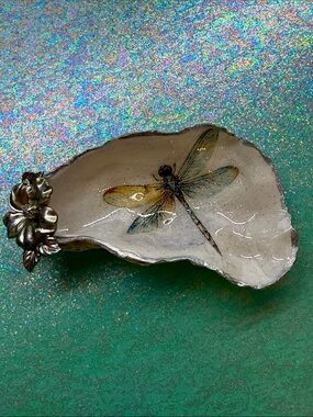 Dragonfly Oyster Dish with Silver Flower Accent